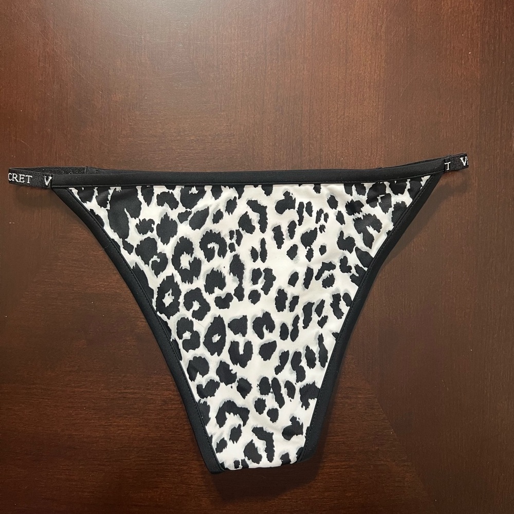 NWOT Victoria's Secret Black and White Bikini Bottoms Sz S - Picture 2 of 4